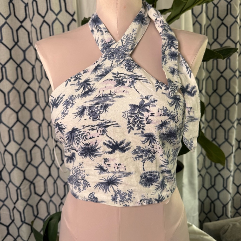 Abercrombie & Fitch Floral Blue and White Women's Top